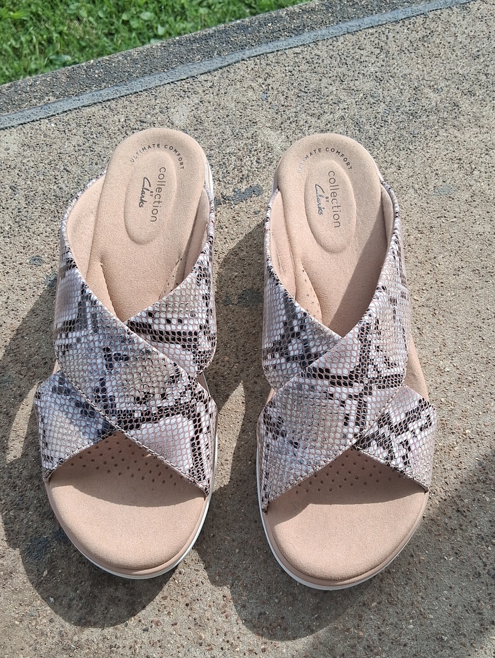 Clarks Ultimate comfort Brown And Beige Snake-Print Crisscross Slide Sandals - Picture 1 of 8